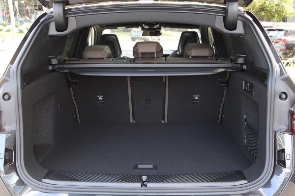 2025 BMW X3 G45 40d xDrive SUV image 8