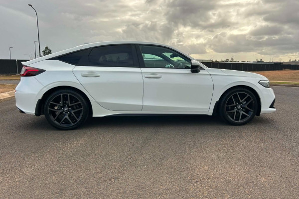 2022 Honda Civic 11th Gen VTi LX Hatch Image 2