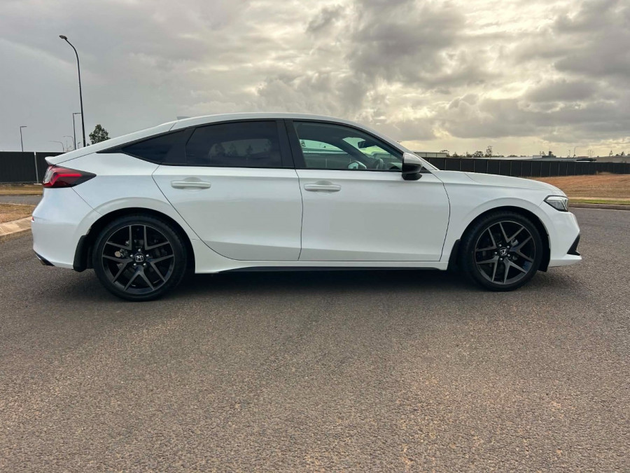 2022 Honda Civic 11th Gen VTi LX Hatch Image 2