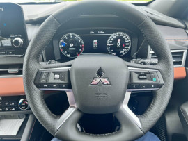 2024 Mitsubishi Outlander ZM Exceed Tourer SUV image 15