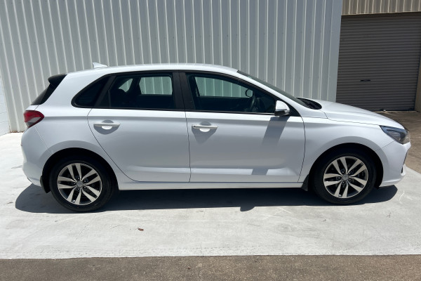 2017 MY18 Hyundai i30 PD Active Hatch Image 3