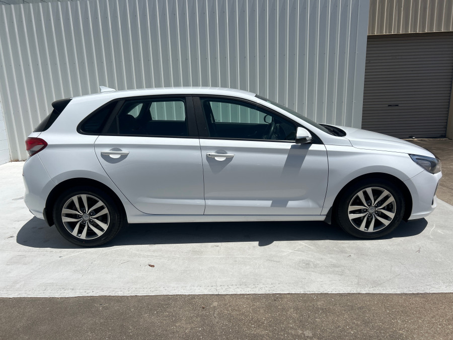 2017 MY18 Hyundai i30 PD Active Hatch Image 3