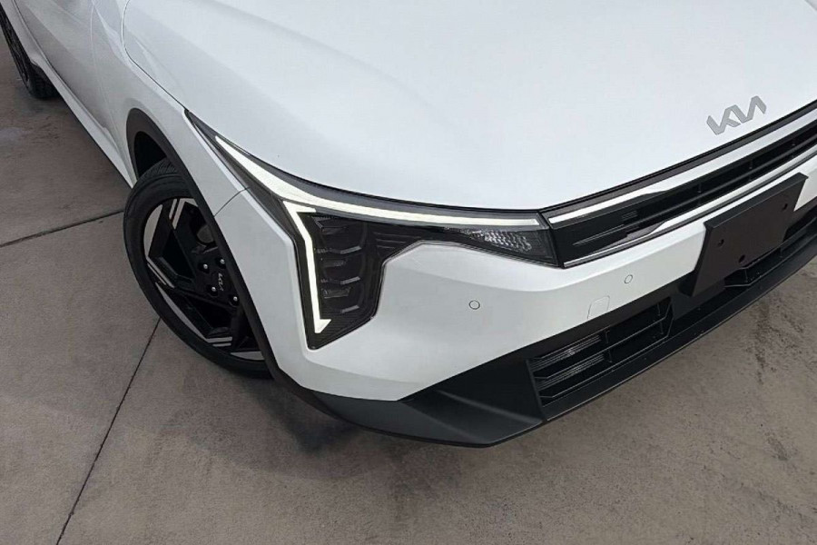 2025 Kia K4 CL4m Sport Sedan Image 3