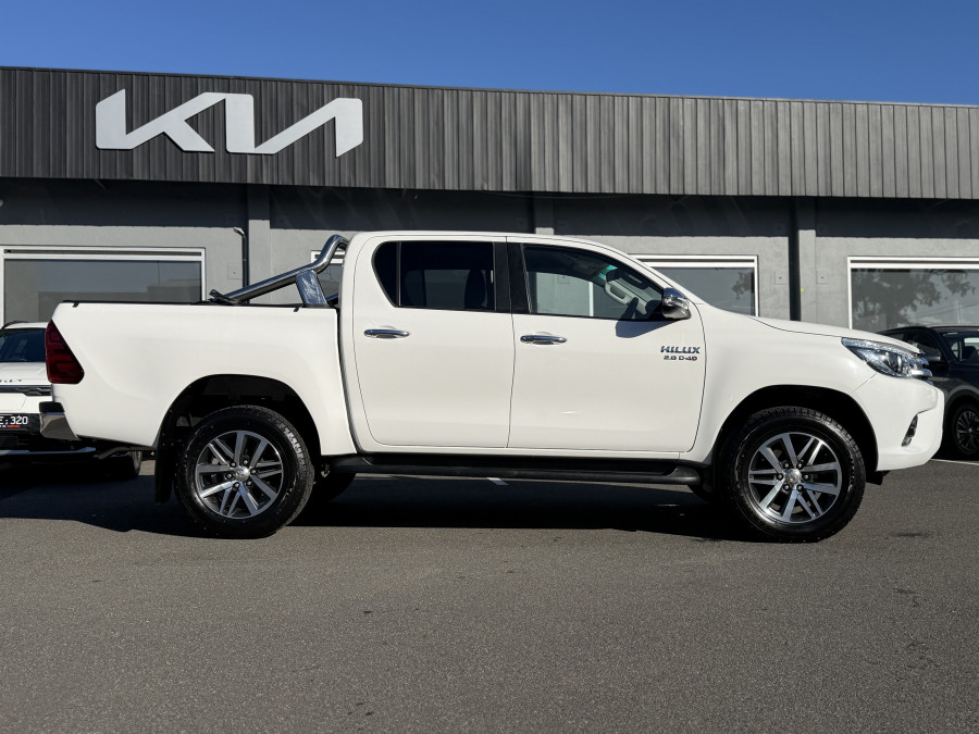 2017 Toyota HiLux  SR5 Double Cab Pick Up Image 5