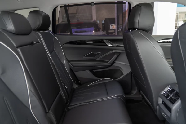 2025 MY26 Volkswagen Tayron R4 150TSI Elegance SUV Image 10