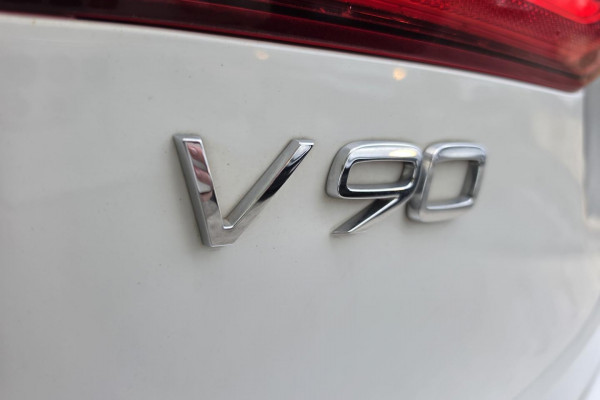2019 Volvo V90 Cross Country P Series D5 Wagon Image 14