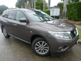 Nissan Pathfinder ST R52 