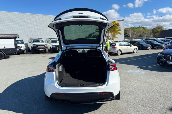 2023 Tesla Model Y  Rear-Wheel Drive SUV Image 14