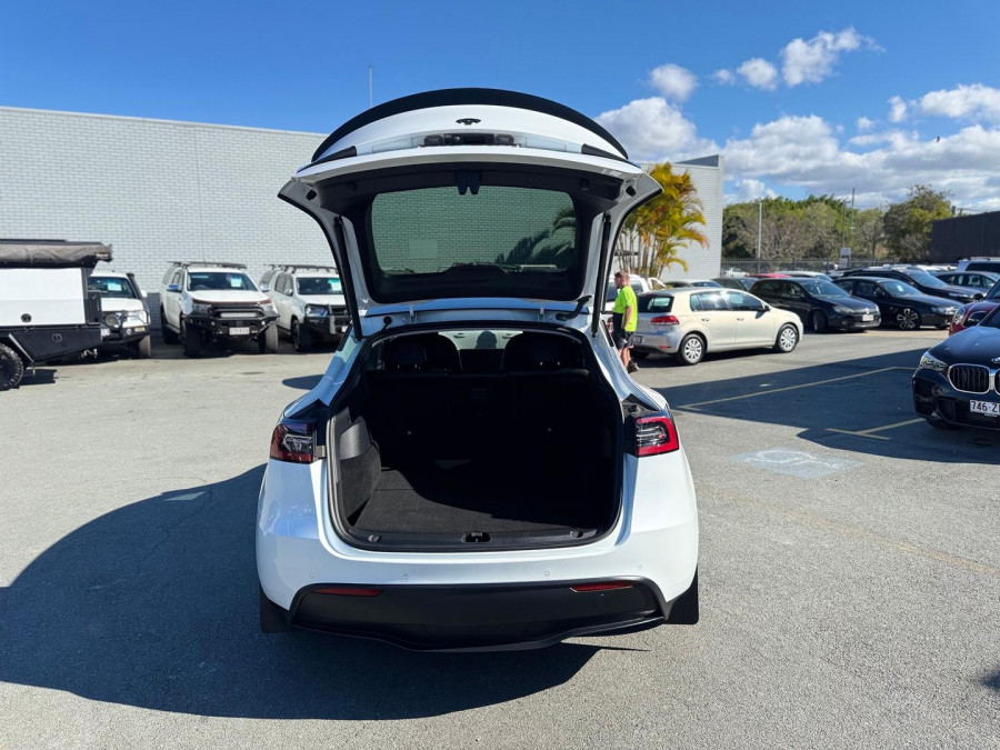 2023 Tesla Model Y  Rear-Wheel Drive SUV Image 14