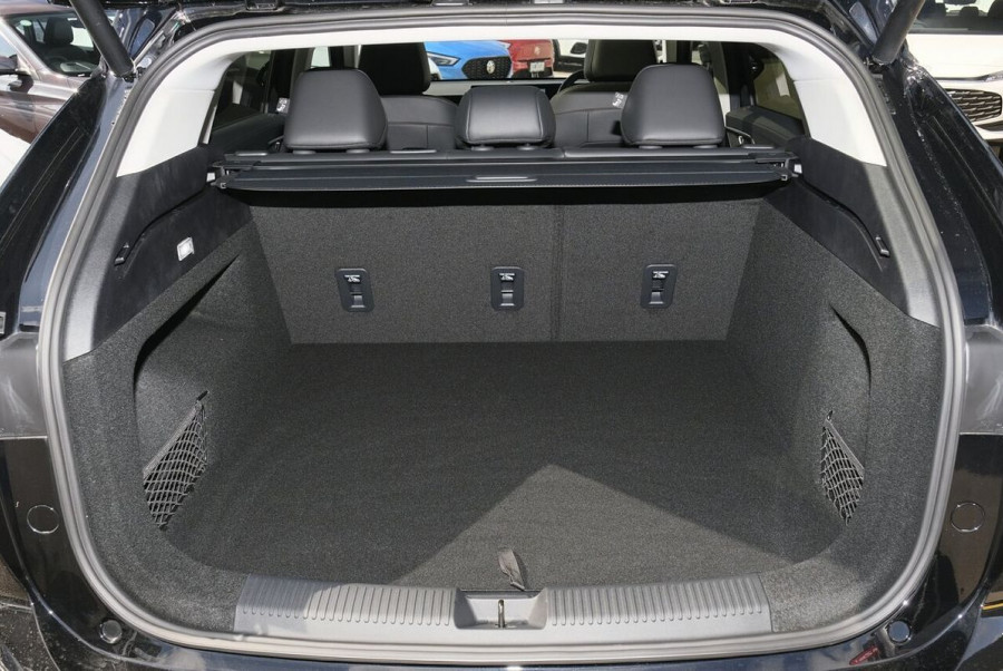 2025 MG HS AS33 Essence SUV Image 19