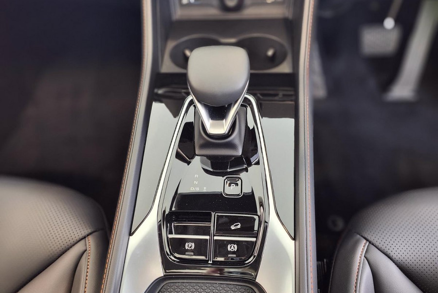 2025 MG HS AS33 Essence SUV Image 6