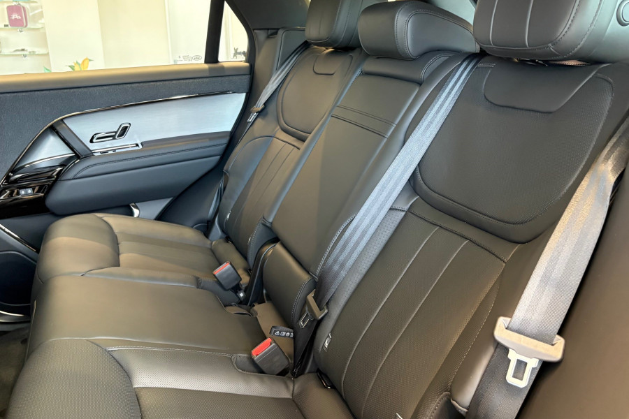 2024 MYon Land Rover Range Rover Sport L494 Dynamic SE SUV Image 17