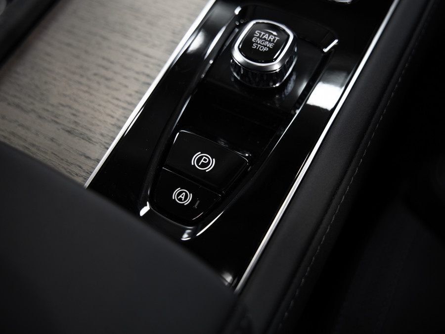 2026 Volvo XC90 L Series Ultra B5 Bright SUV Image 13