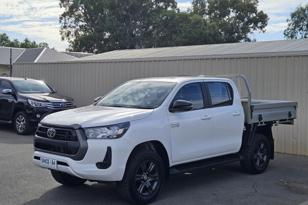 2022 Toyota HiLux GUN126R SR Double-Cab Cab-Chassis