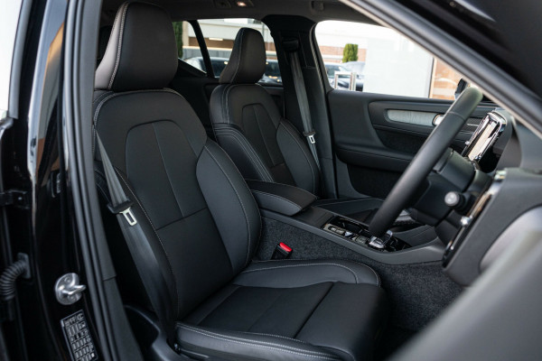 2025 MY26 Volvo XC40 XZ Ultra B4 Bright SUV Image 16