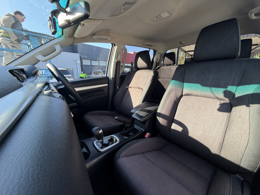 2017 Toyota HiLux  SR5 Double Cab Pick Up Image 12