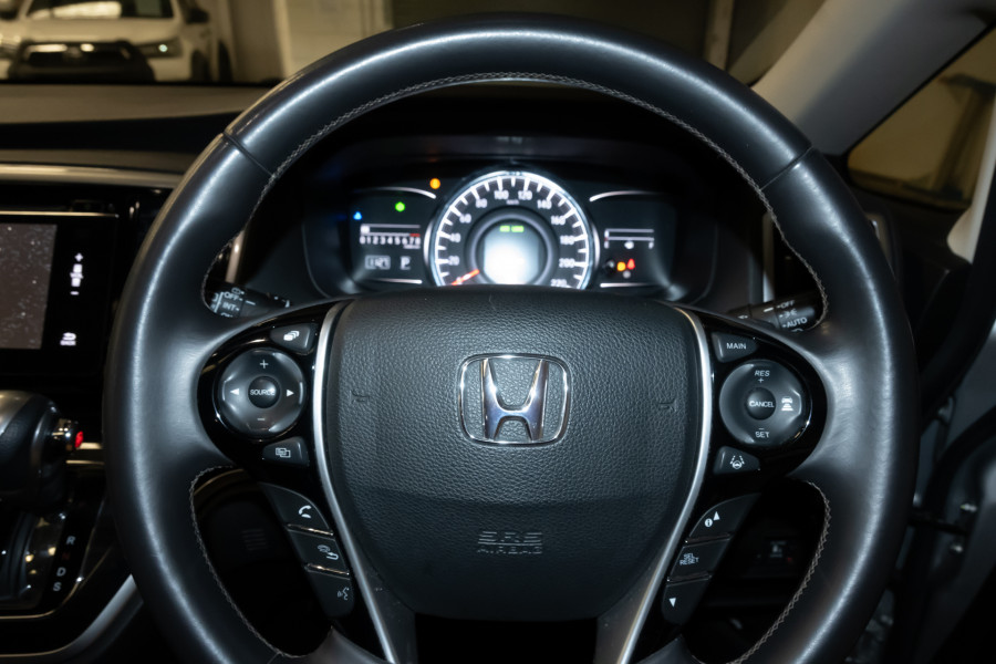 2018 Honda Odyssey 5th Gen VTi-L SUV Image 9