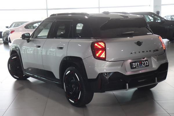 2025 MINI Aceman J05 JCW E Favoured Hatch image 3