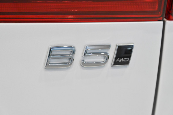 2026 Volvo XC60 UZ Plus B5 Bright SUV Image 10