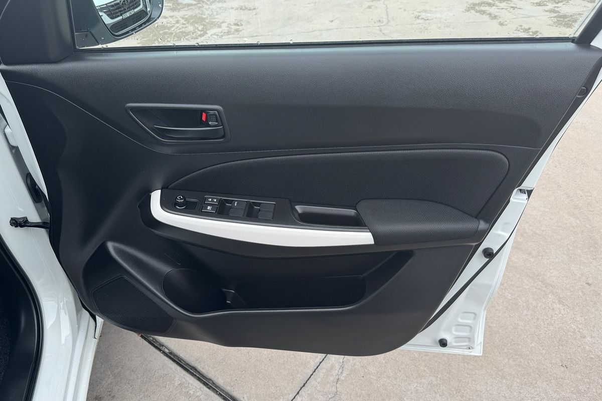 2023 Suzuki Swift AZ Series II GL Hatch Image 5