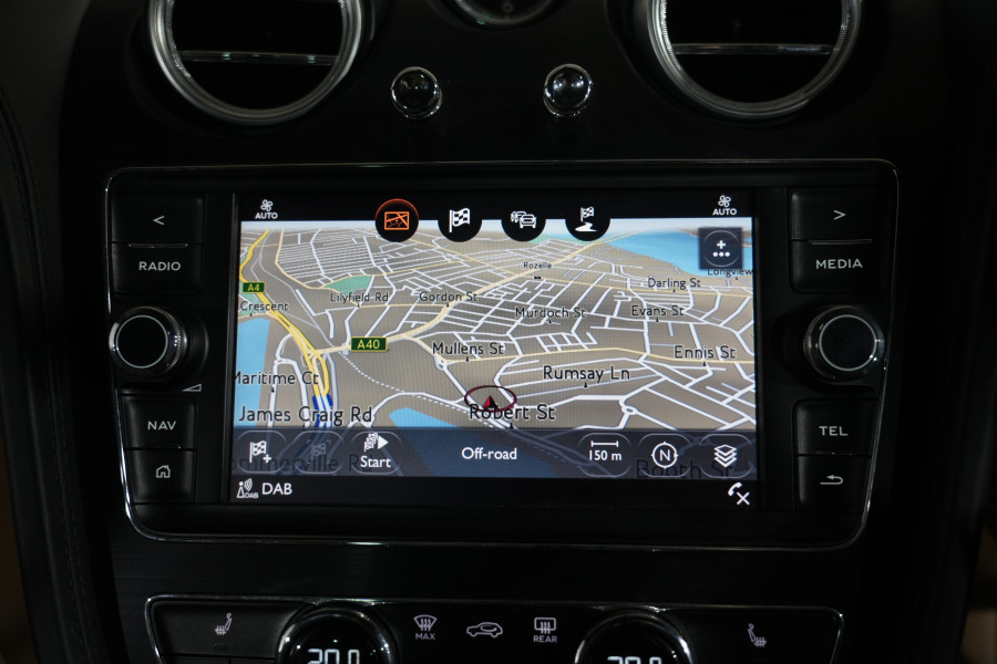2016 Bentley Bentayga SUV Image 19