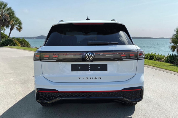 2026 Volkswagen Tiguan CT 195TSI R-Line SUV Image 8