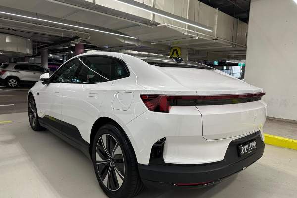 2025 Polestar 4  Long range Single motor Coupe Image 3