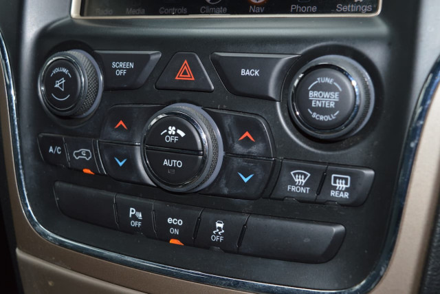 2014 Jeep Grand Cherokee Limited 15 of 27