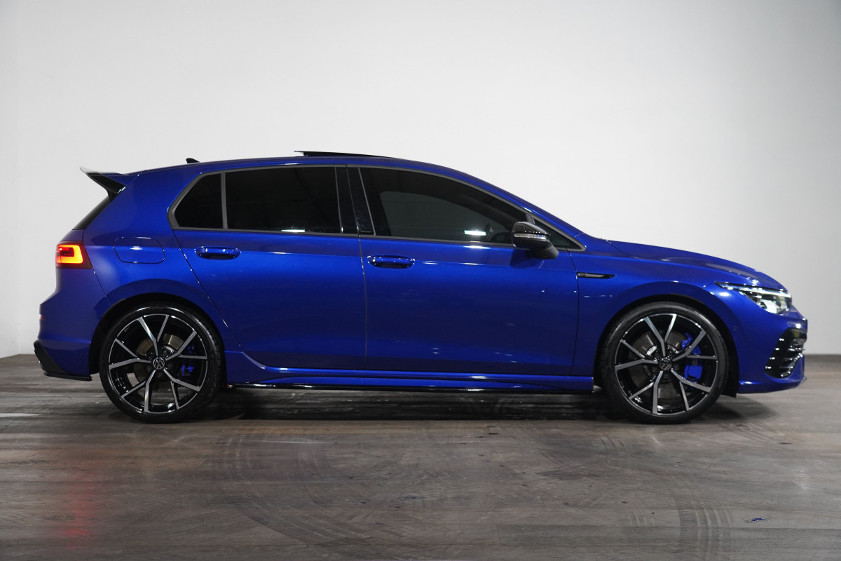2024 Volkswagen Golf R 4motion Hatch Image 4