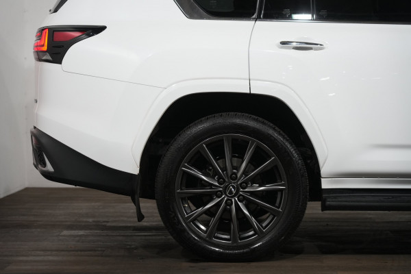2023 Lexus Lx600 F Sport SUV Image 6