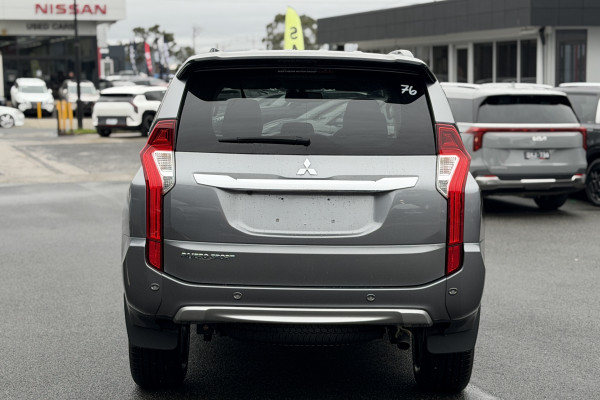 2019 Mitsubishi Pajero Sport QE Black Edition SUV Image 6
