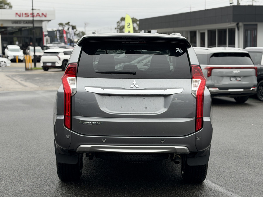 2019 Mitsubishi Pajero Sport QE Black Edition SUV Image 6