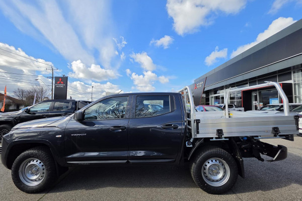 2026 Mitsubishi Triton MV  GLX Cab Chassis Image 3