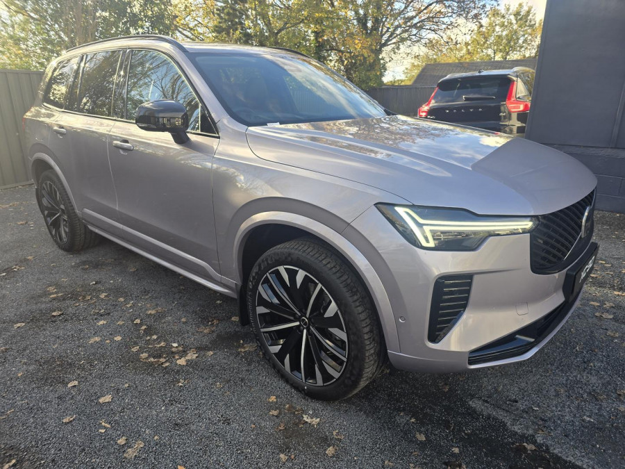 2026 Volvo XC90 L Series Ultra B5 Dark SUV Image 2