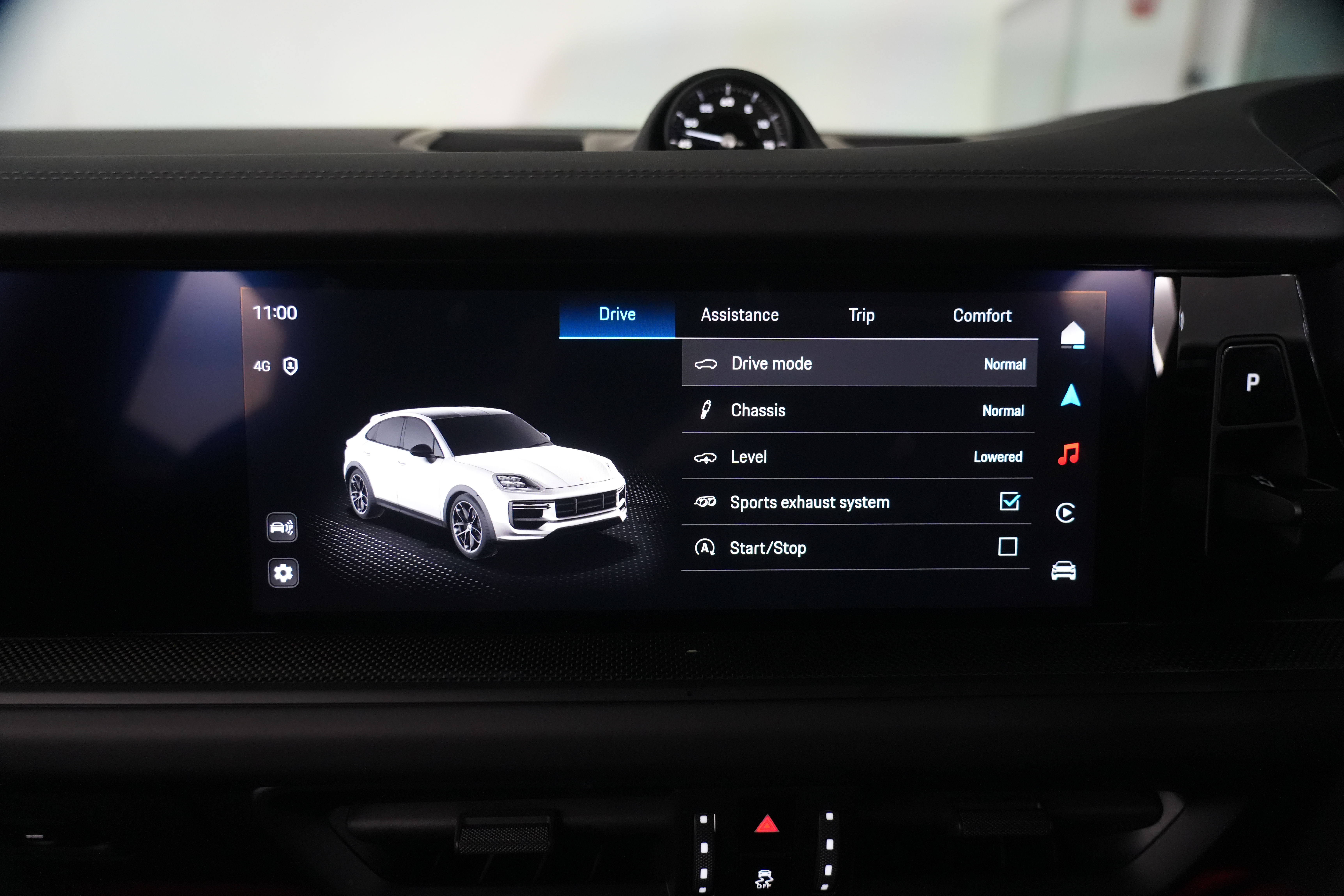 2024 Porsche Cayenne GTS Coupe Image 42