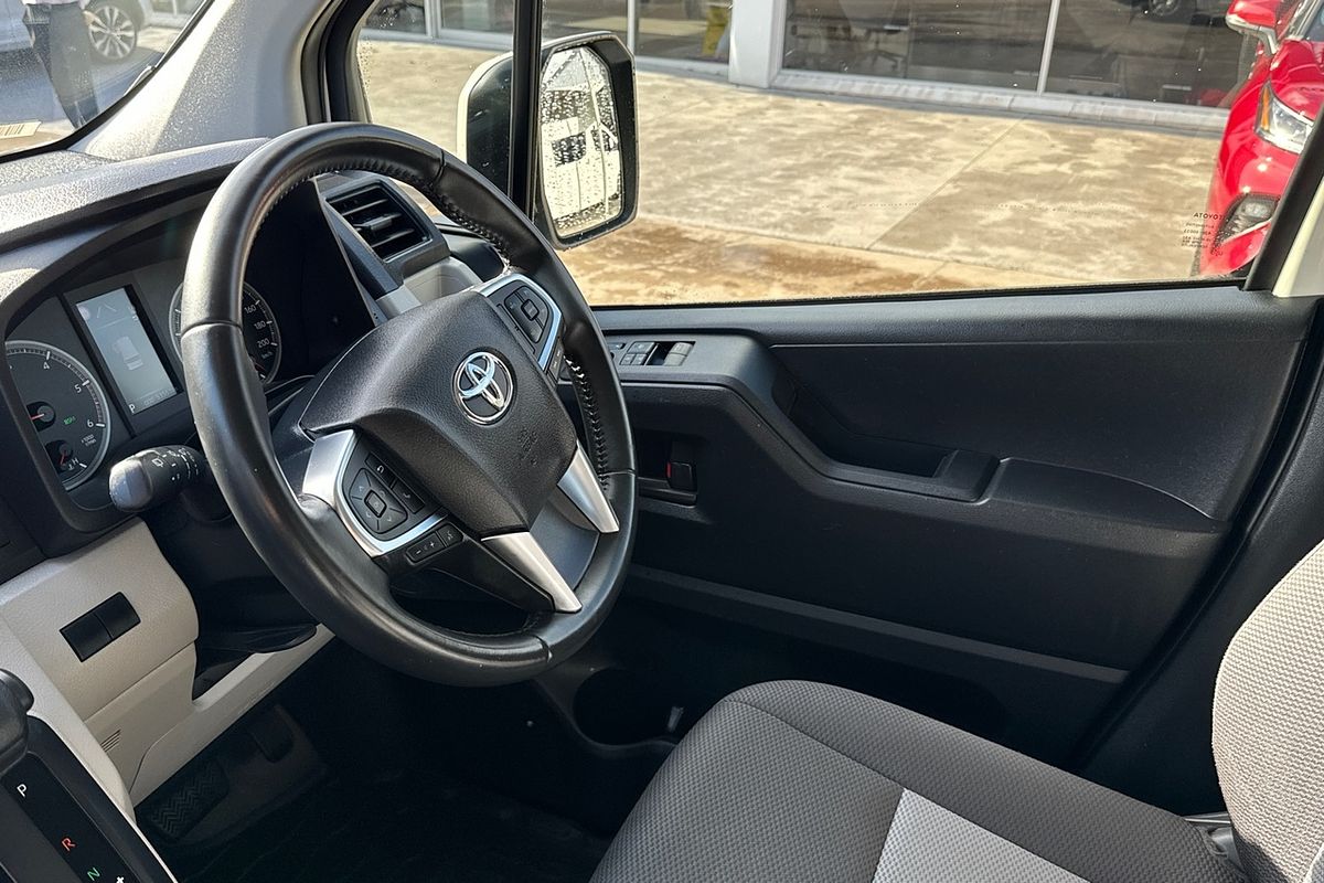 2022 Toyota HiAce GDH300R  Van Image 7