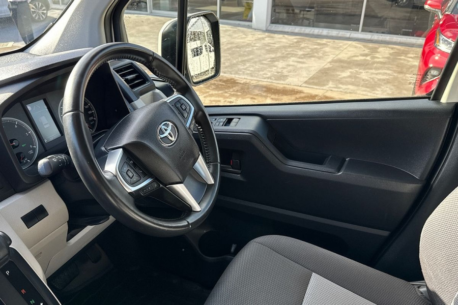 2022 Toyota HiAce GDH300R  Van Image 7