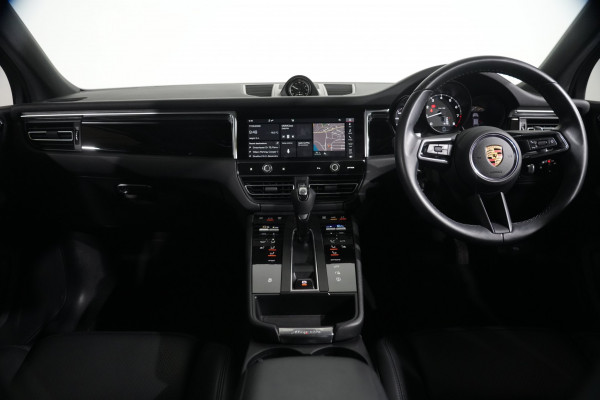 2022 Porsche Macan SUV Image 12