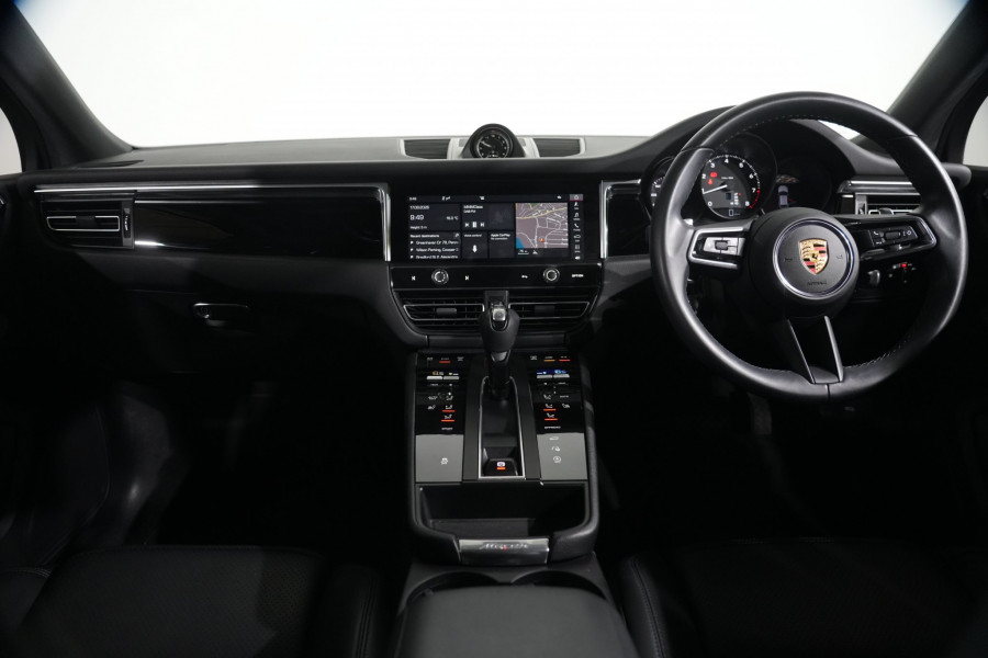 2022 Porsche Macan SUV Image 12