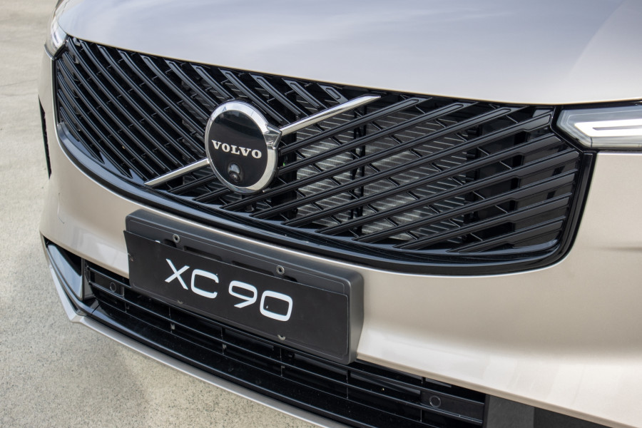 2025 Volvo XC90 T8 ULTRA PHEV Sedan Image 14