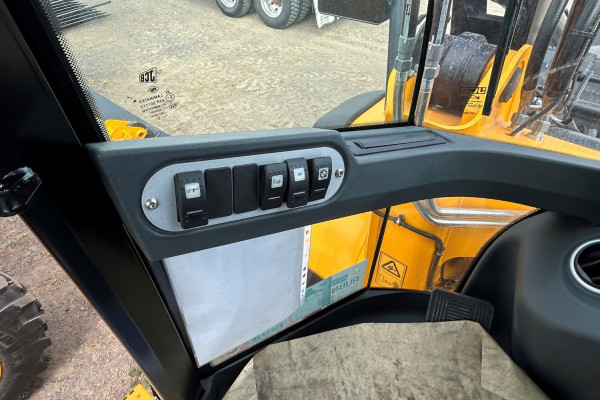 2025 JCB WHEELED LOADER Wheel Loader Image 14