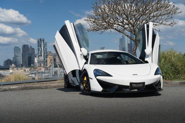 2017 Mclaren 570s Coupe Image 2