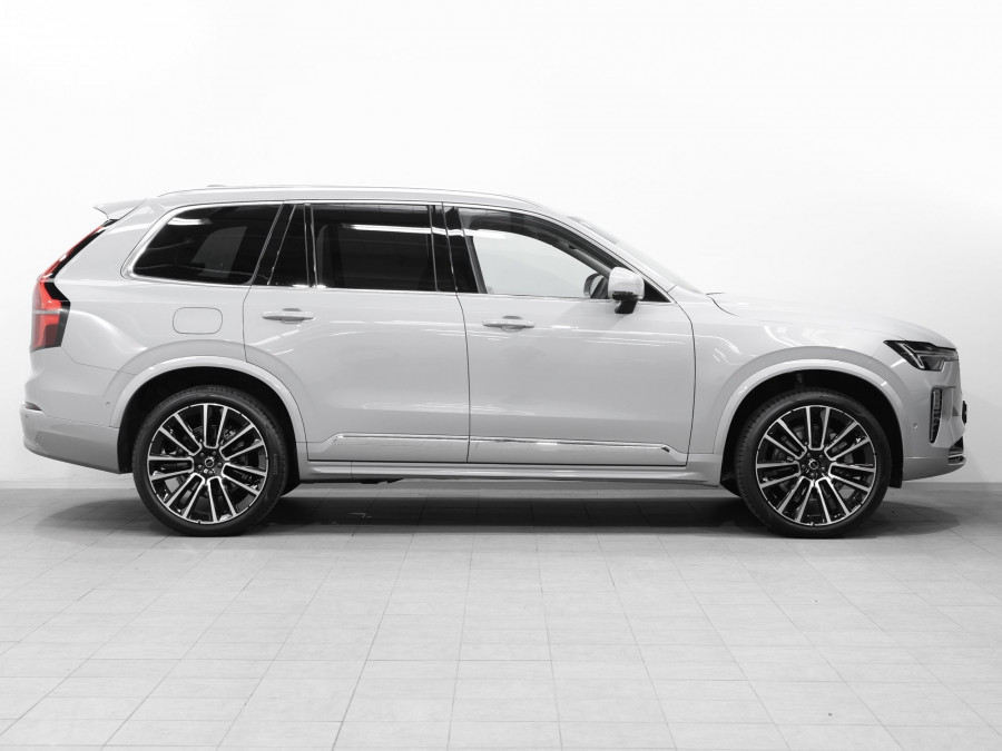 2026 Volvo XC90 L Series Ultra B5 Bright SUV Image 3