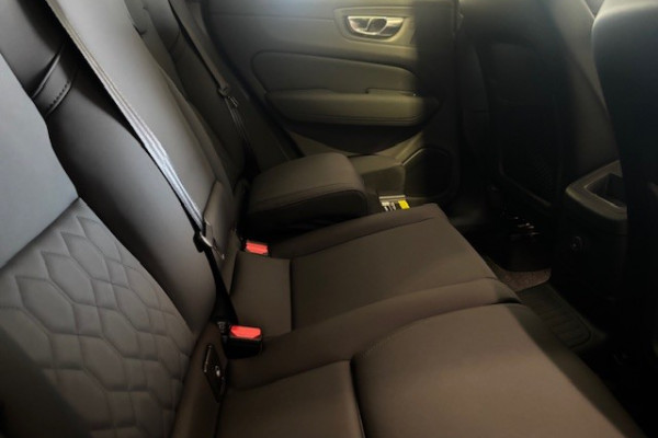 2025 MY26 Volvo XC60 UZ Plus T8 Plug-in Hybrid Dark SUV Image 16