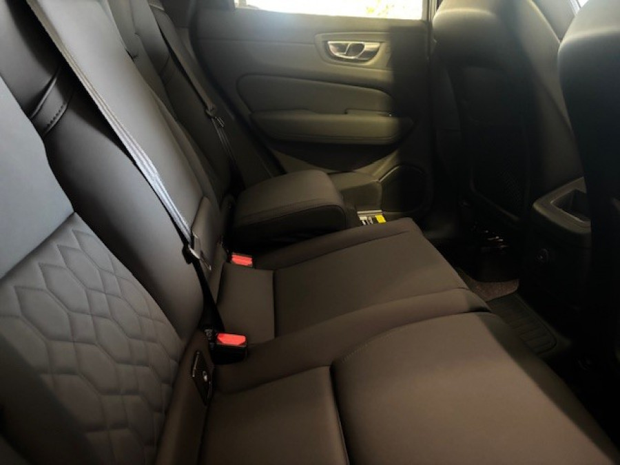 2025 MY26 Volvo XC60 UZ Plus T8 Plug-in Hybrid Dark SUV Image 16