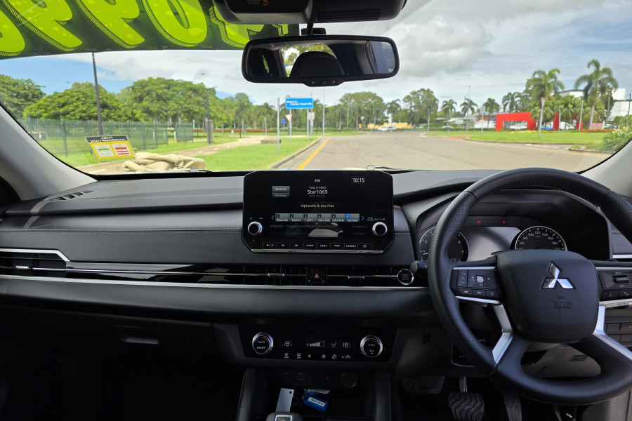 2023 MY24 Mitsubishi Outlander ZM LS SUV Image 16