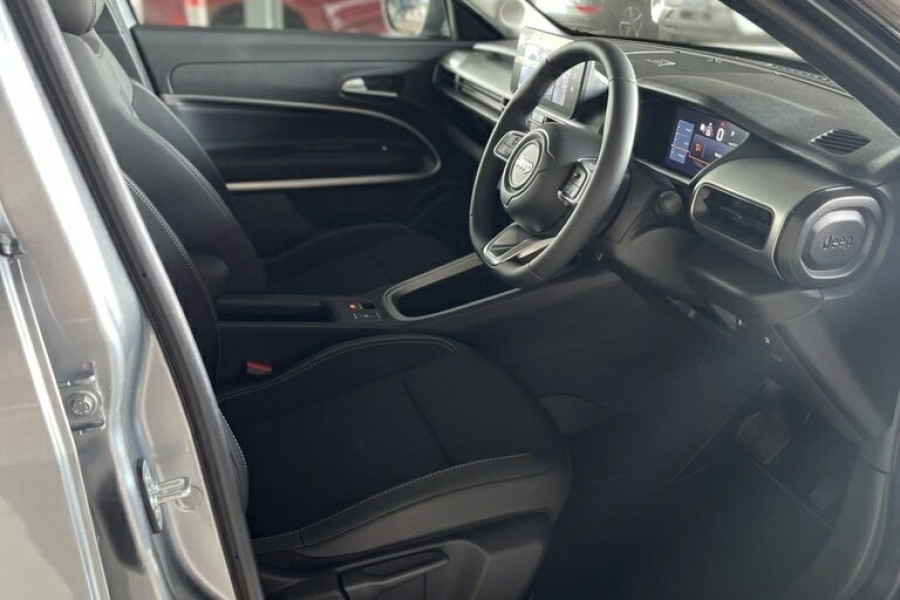 2024 Jeep Avenger JJ Limited SUV Image 11