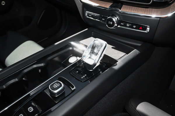 2026 Volvo XC60 UZ Plus B5 Bright SUV Image 11