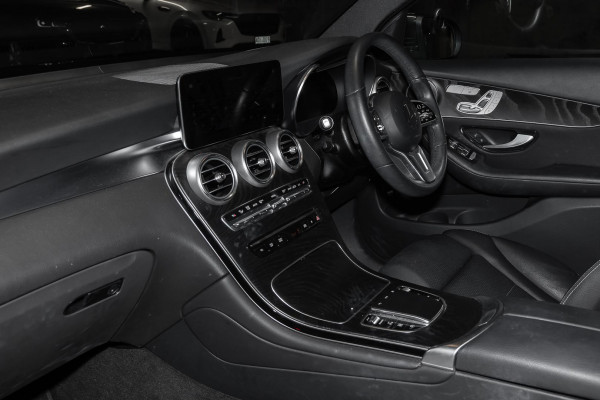 2022 Mercedes-Benz GLC-Class X253 GLC200 SUV image 8