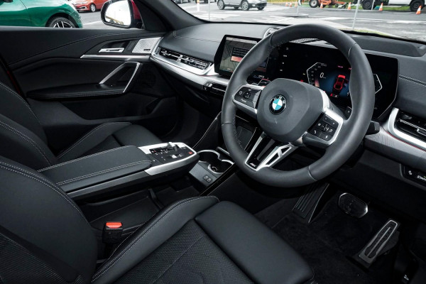2025 BMW X2 U10 xDrive20i M Sport SUV image 5
